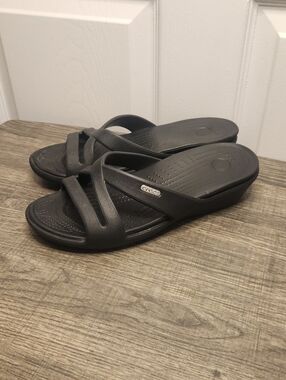 Crocs Patricia II Women’s Black Slip-On Wedge Sandals Size 9